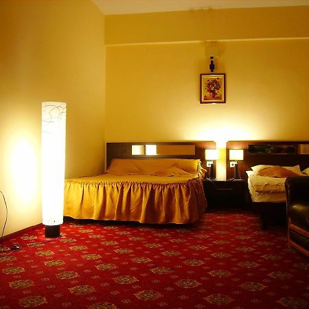 Hotel Magic Gt Trivale Piteşti Eksteriør bilde