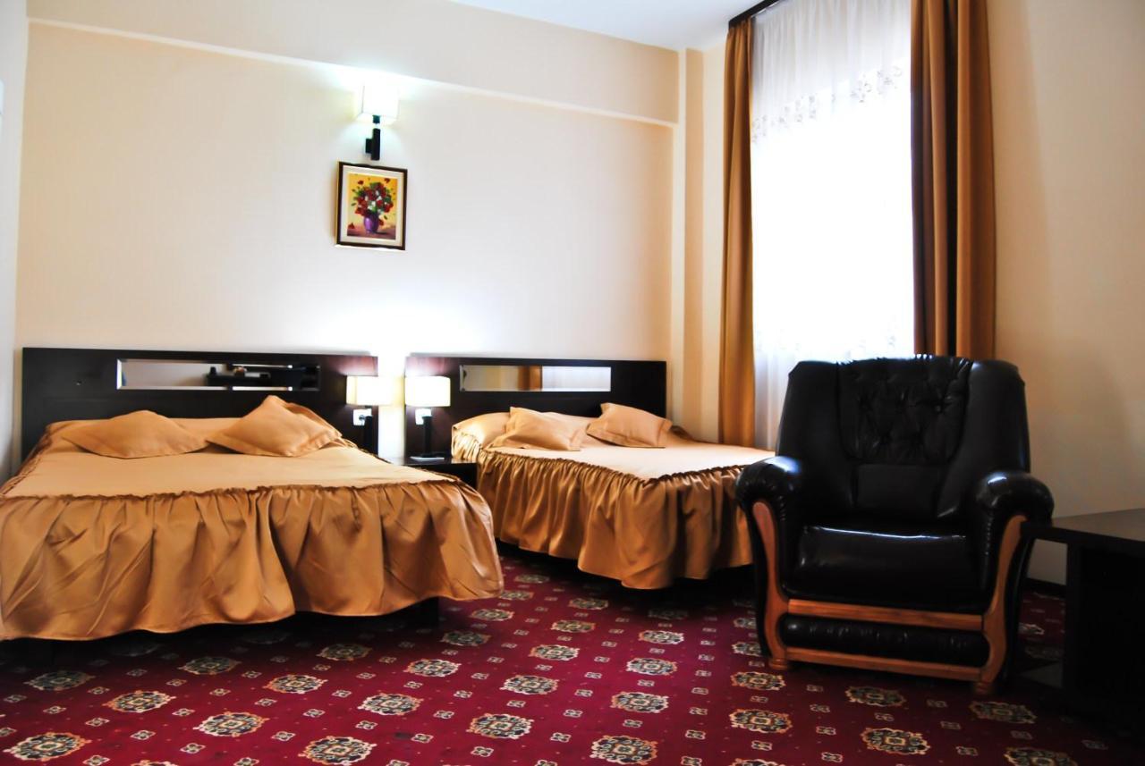 Hotel Magic Gt Trivale Piteşti Eksteriør bilde
