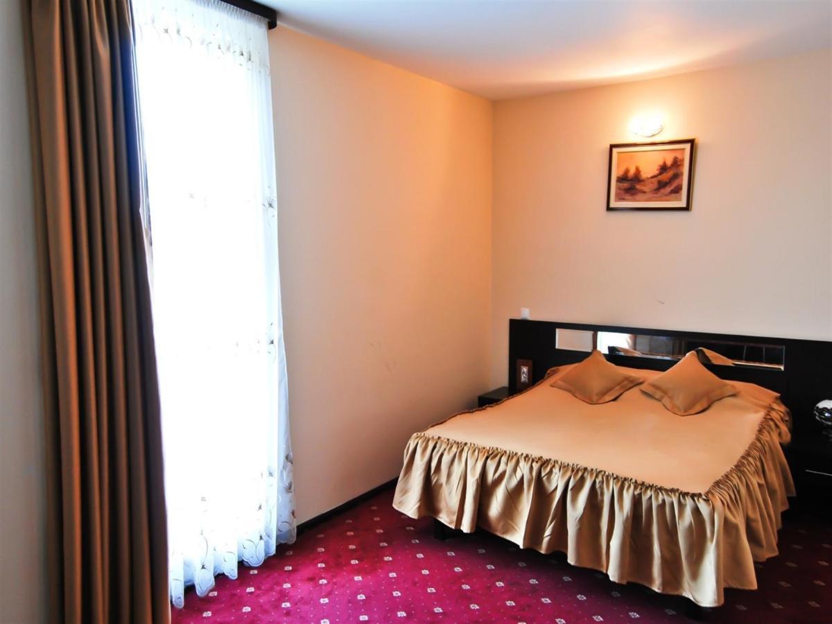 Hotel Magic Gt Trivale Piteşti Eksteriør bilde