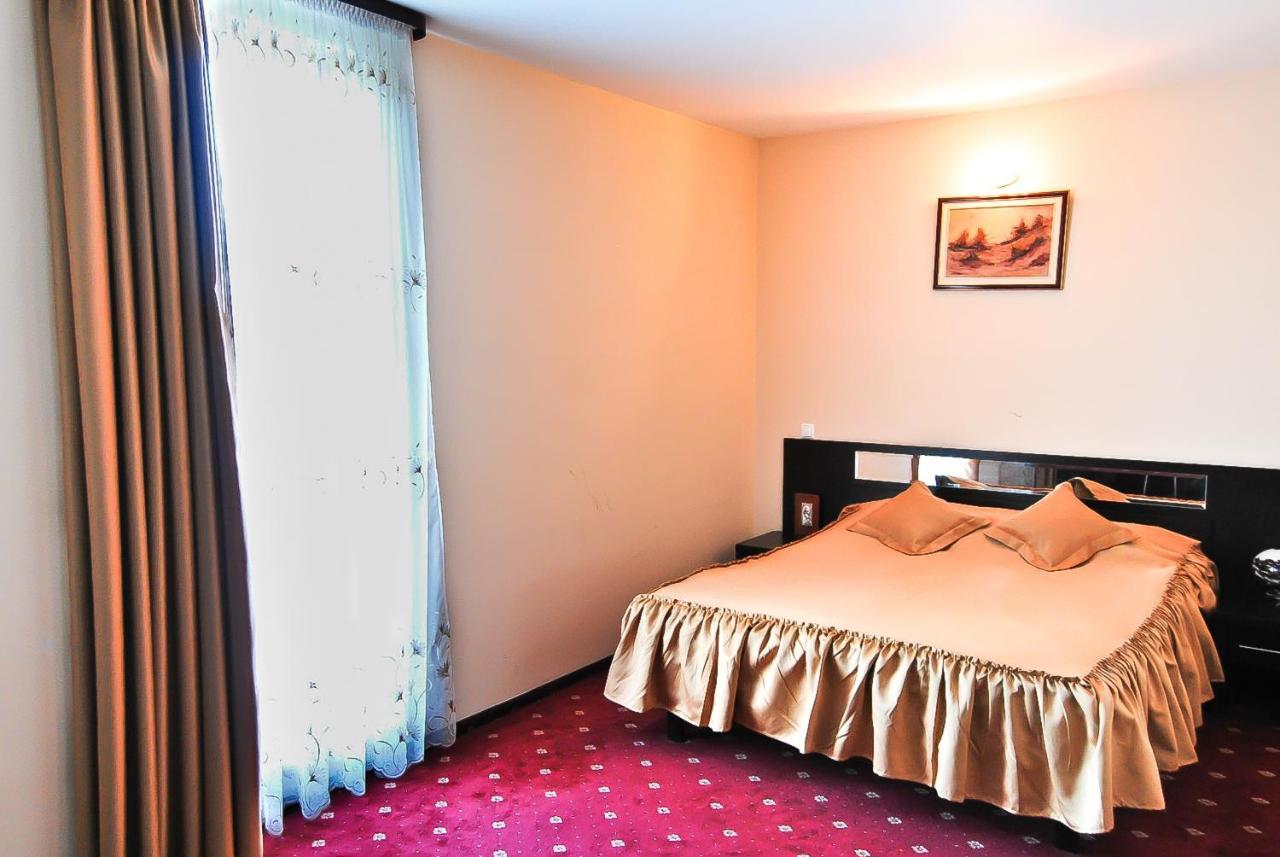 Hotel Magic Gt Trivale Piteşti Eksteriør bilde