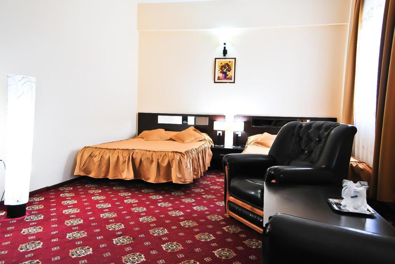 Hotel Magic Gt Trivale Piteşti Eksteriør bilde