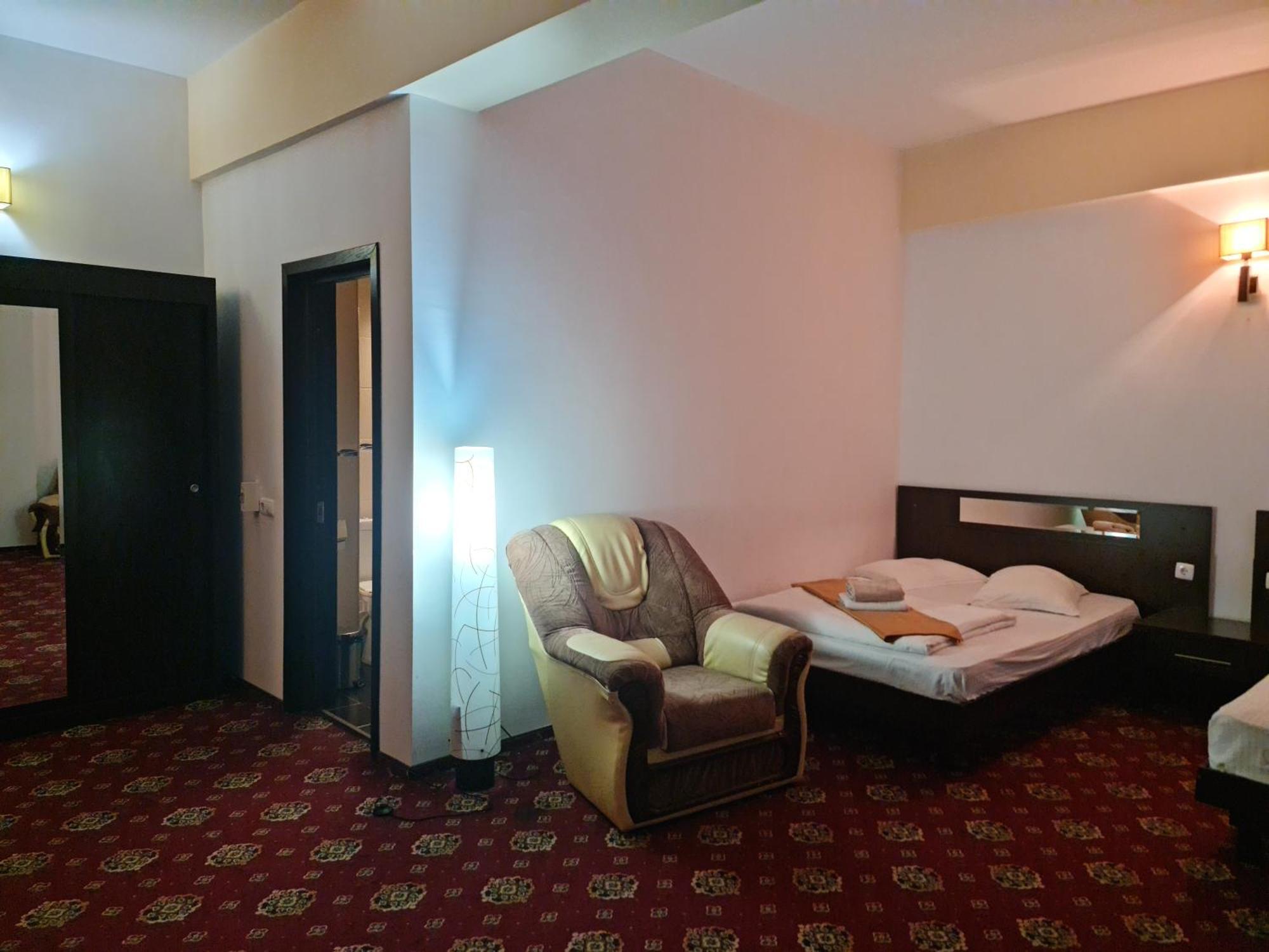 Hotel Magic Gt Trivale Piteşti Eksteriør bilde